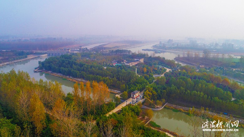 县水利局打造水清岸绿景美的生态河道