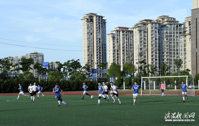 “海滨苑杯”滨海县第二十届足球赛比赛场景