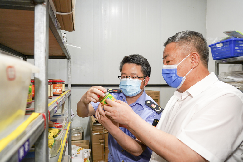 两部门检查高考期间餐饮、卫生安全