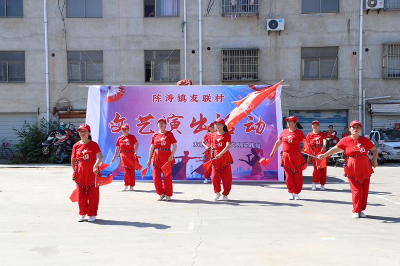 陈涛镇举办广场舞文艺汇演