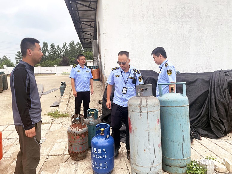 县市场监管局组织开展燃气安全隐患专项整治活动