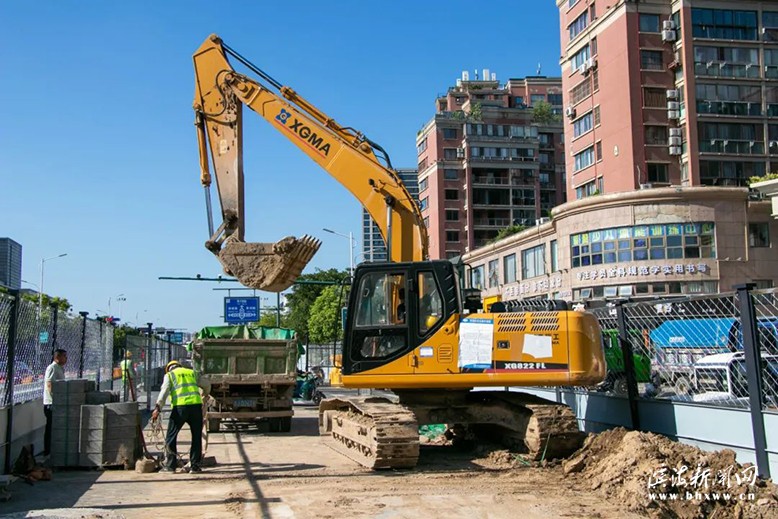 县城富康路雨污分流改造工程施工现场